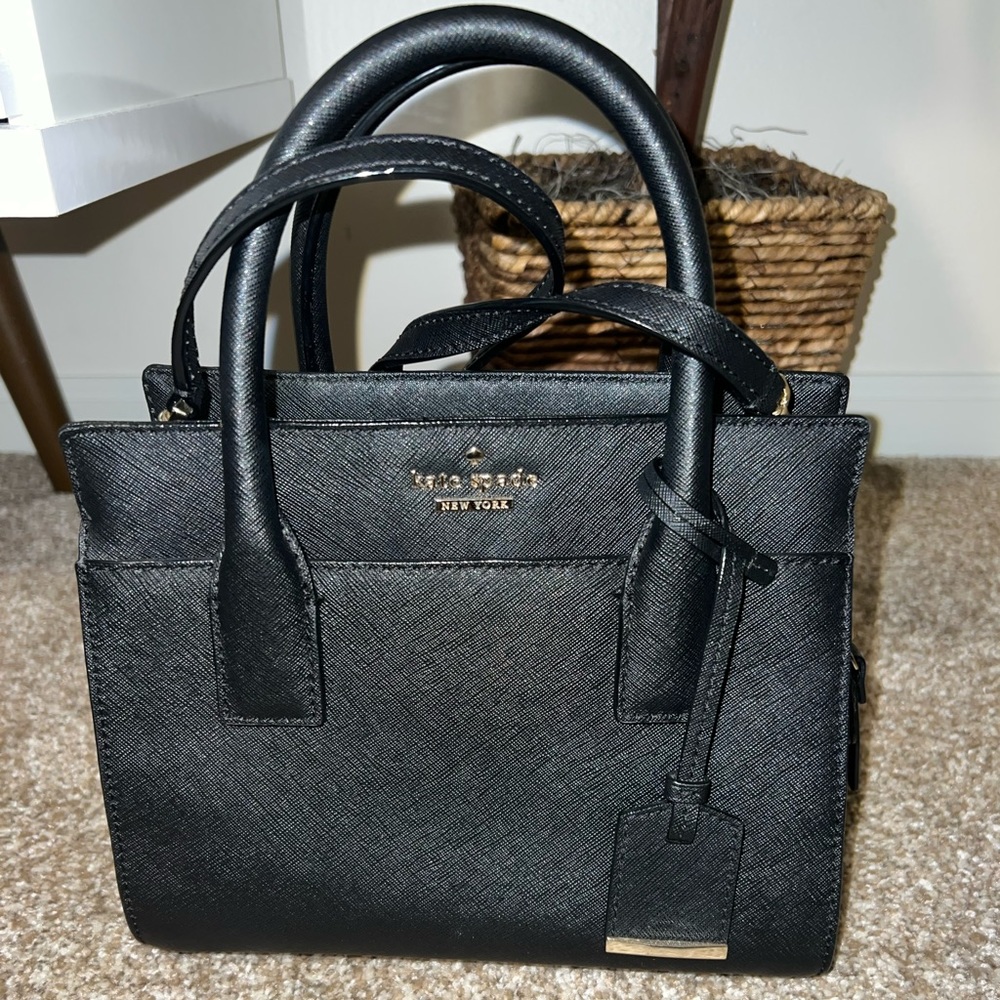 Kate spade black purse gently worn like new condition!